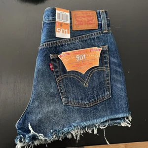 Levis shorts - Helt oanvända Levis med tags kvar.  