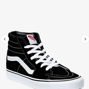 Vans skor - Bra skick används ej längre, pm för mer bilder. Skorna är fett gamla därför säljs dom billigt🫶🏽