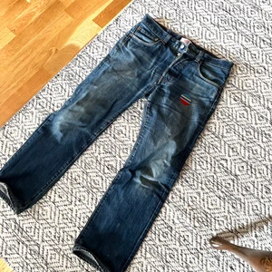 Team scandi 501 Levis  - Limiterade byxor, team scandi x humana jeans. Jag är 178 cm lång å de passar bra. Rak fit   