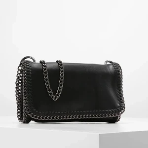 Svart väska - Fin väska som inte används längre💕 högsta bud: 150kr