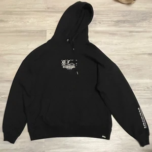 Cool techwear hoodie - En fin hoodie med massa coola techwear tryck, loosefit och väldigt skön 