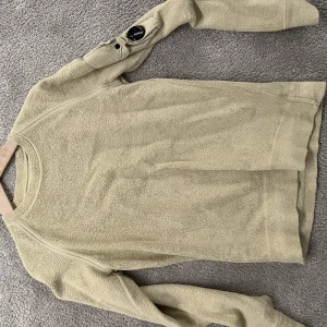 Cp company college - Cp company college, storlek S, knappt använd. 