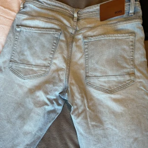 Hugo boss jeans  - Perfekta vårjeans🌿säljes då de är försmå för killen😝