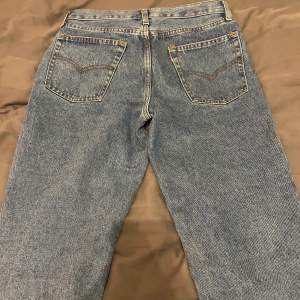 Levis 501 storlek W31 L36. Köpta på beyond retro för 550kr