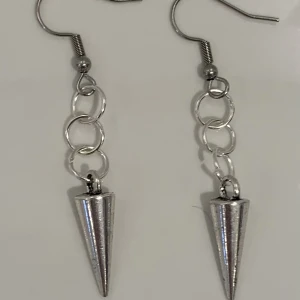 Nit örhängen  - ❗️TILLFÄLLIGT SLUTSÅLDA❗️Jättefina nitörhängen 