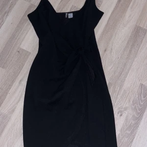 Omlott klänning  - Storlek 38 