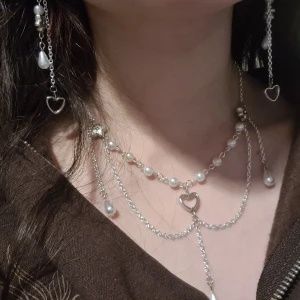 Handgjort smycken - Handmade set med halsband och ett par örhängen 🎀