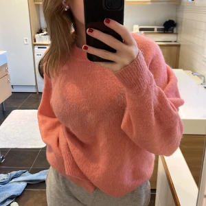 Rosa stickad tröja - Såå fin använd en del men i bra skick💗frakt tillkommer 