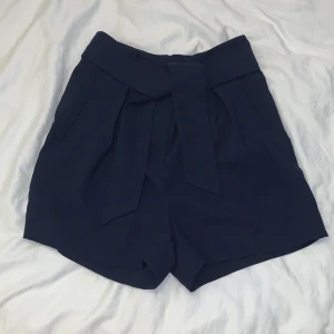 Kostymshorts - Säljer då de är för små, typ aldrig använda