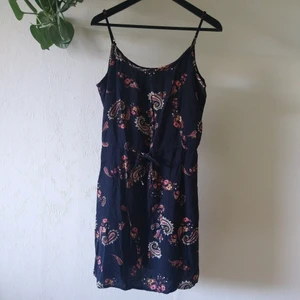 Vero Moda summer dress - Vero Moda dress with adjustable straps and waistband, 100% viscose, used but in good condition
