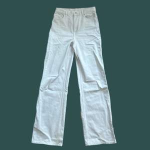 Begia jeans från Dr Denim i modellen Echo Tall. Väldigt långa och stretchiga, jag är 176 för referens! I nyskick och har endast använts ett fåtal gånger.