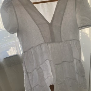 Klänning zara - Vit klänning i linne från zara