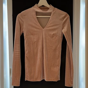 Gina tricot  - Den är i sammet