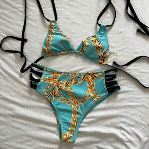 Helt ny och oanvänd bikini med kimono från Shein! Högmidjade trosor. Storleken är L på alla delarna men bh är lite mindre, då skulle jag helst säga att den är S/M. Pris 110 kr (ordinarie pris- 189) + frakt ❤️