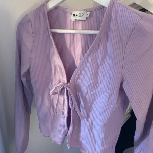 Tröja/kofta - Lila knyttröja från nakd strl xs