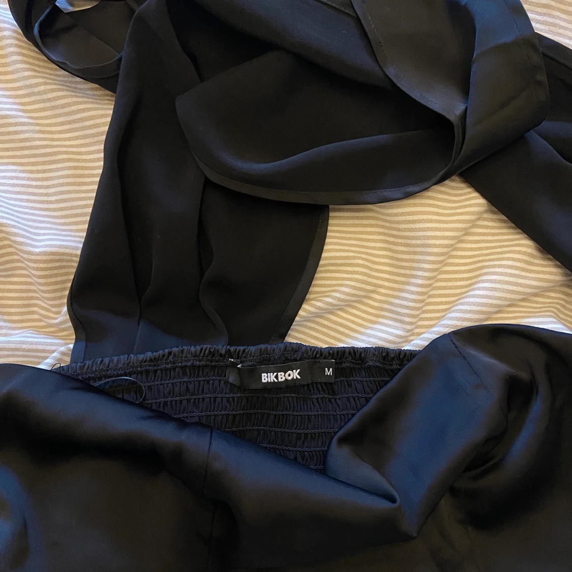 halterneck krossad topp  - 90