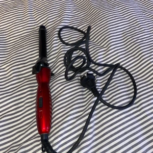 Locktång - En locktång jag haft i flera år som jag trott ska få komma till användning men nej, använt några fåtal gånger men inte mer än så