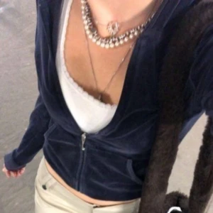 Juicy couture night sky hoodie -  skicket är bra, hoppas att någon får användning 😁