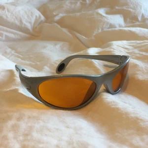  Glasögon  - Fönderar på att sälja dem här super snygga glasögonen som är i fint skick och knappt använda av mig. 💥❤️ Intresse koll!