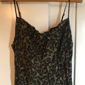 Klänning från zara  - Ny med prislapp!
