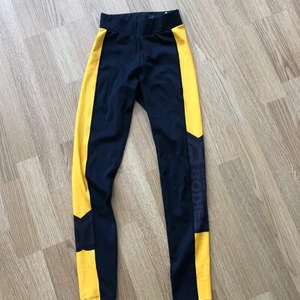Better bodies tights - Better bodies tights i storlek XS, nyskick! Säljes då de börjar bli för små för mig. Nypris är cirka 600kr. Köpare står för eventuell frakt. 