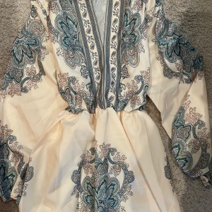 ❗️Klänning från Shein❗️ - 💕Säljer denna klänningen då jag inte använder den längre. Klänningen är i storlek S💕