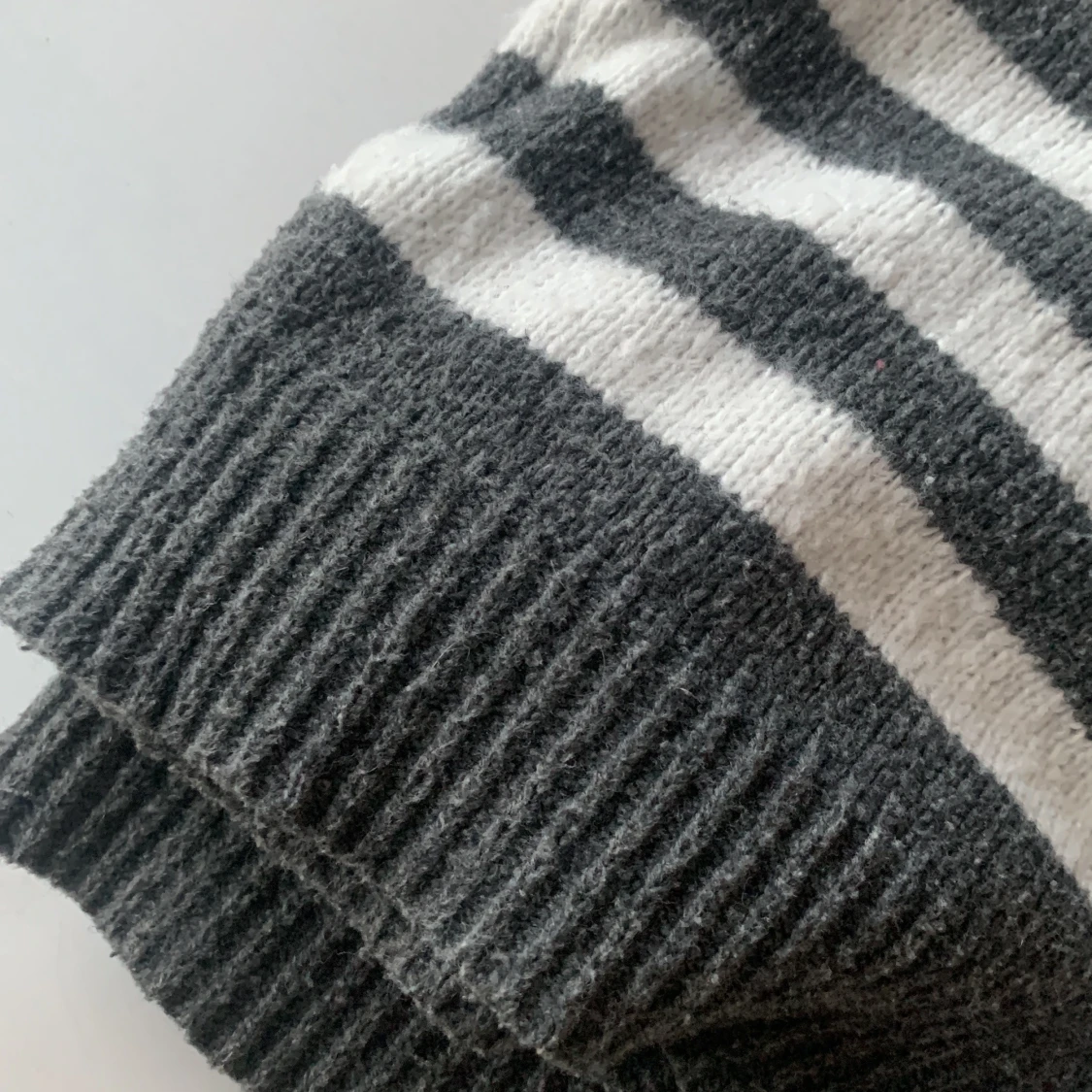 Stickad tröja st S - 90