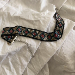 Cool choker! - Snygg choker köpt för några år sedan men aldrig använd tyvärr!!😊