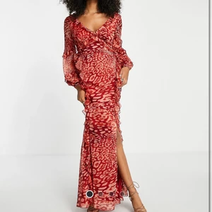 Asos, balklänning! - Denna helt slutsålda, ASOS DESIGN balklänningen jag fick supermånes komplimanger för. 