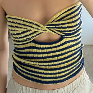 Topp - Söt topp, oanvänd, storlek S, köparen står för frakten💞