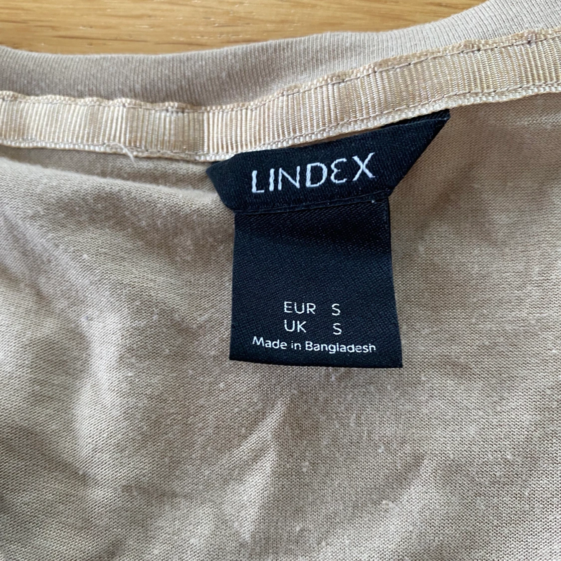 T-shirt Lindex  - 91