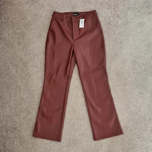 Röda skinnbyxor  - Helt nya skinnbyxor från Gina Tricot!☆