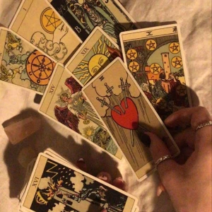 Tarotkort  - Alla korten finns i samt en ”instruktionsbok”