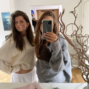 Carin West tröja  - Säljer min super snygga Carin west tröja köpt på åhlens för ca 650kr förra sommaren om jag minns rätt. Den är i en jätte fin mjölkvit färg!Jätte mysig tröja att bara dra på sig på sommaren. Bra skick men har 2 pytte små fläckar längst ner på tröjan 