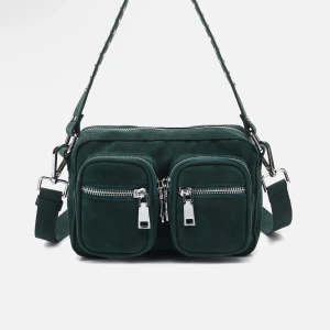 Väska - Fin och praktisk noella väska, köpt för ca ett halvår sedan och är sparsamt använd