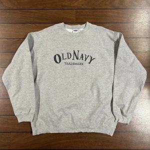 Oldnavy Vintage sweatshirt  - Snygg vintage sweatshirt i storlek L! Bara att skriva om du undrar över något🙏