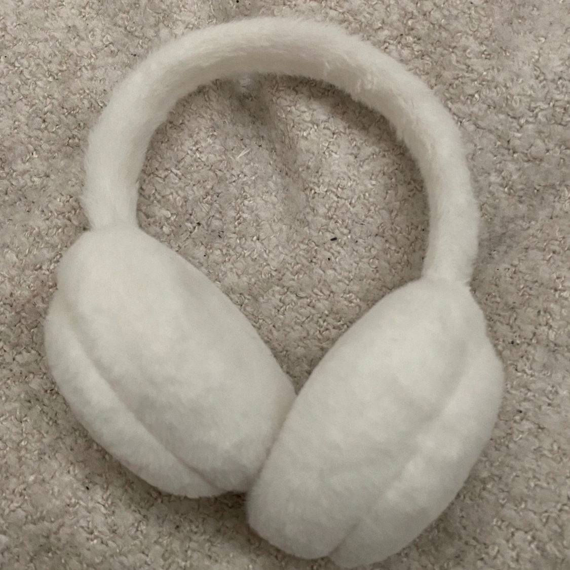 vita öronmuffar  - 90