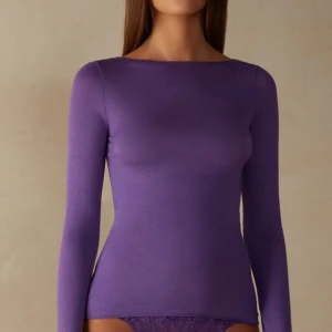 Intimissimi tröja - Helt slutsåld (i denna färgen) intimissimi tröja! Knappt använd alls. Pris går att diskutera Nypris 429kr