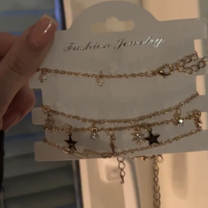Halsband  - Oanvända halsband! 30 kr + 13 kr frakt!💕 inte rostfria!⚡️först till kvarn gäller!