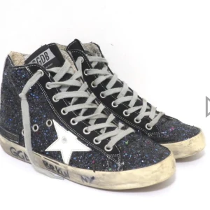 Golden goose francy - Supersnygga golden goose sneakers i modellen francy, Nypris på dessa är 3400kr Går ner i pris vid snabb affär !! Har egna bilder