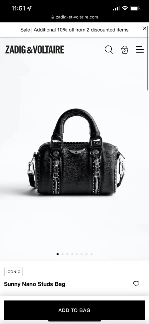 Zadig sunny nano studs bag - Säljer min jättefina zadig väska i storleken ”nano”. Sparsamt använd så skicket är väldigt bra!❤️ Nypris 3 350kr🫶pris kan diskuteras vid snabb affär!