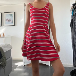 Klänning  - En röd randig klänning! ❤️