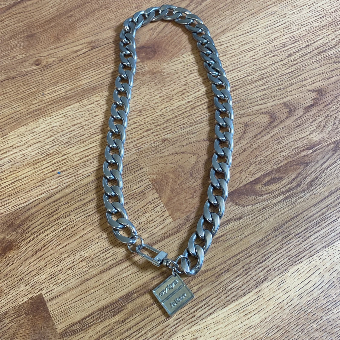 Eytys chain