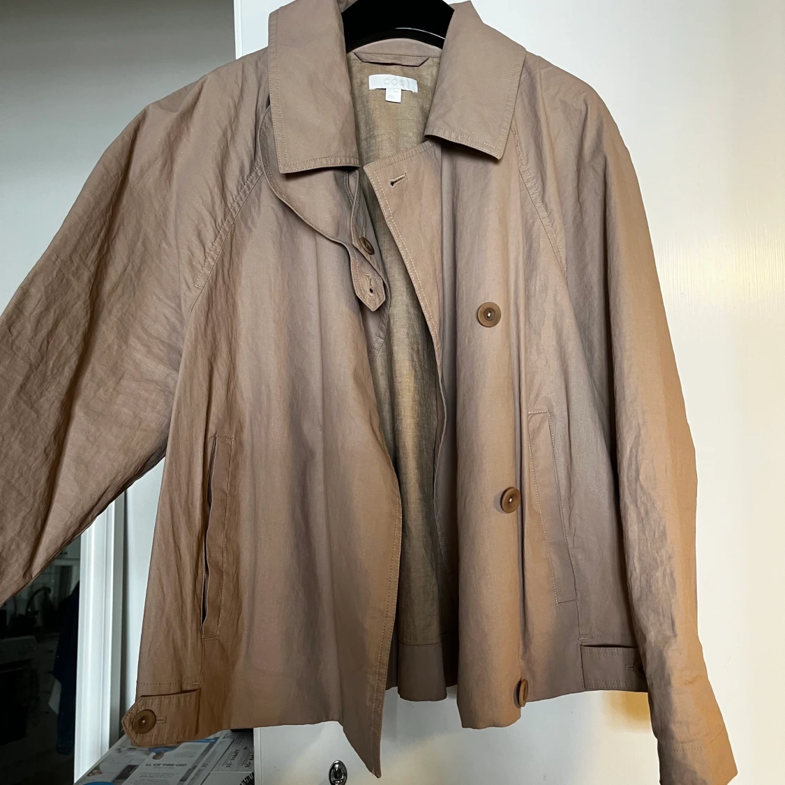 Kort trenchcoat från COS - 91