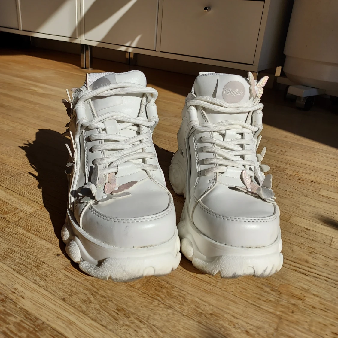 Buffalos skor fjärilar. Storlek 36 - 91