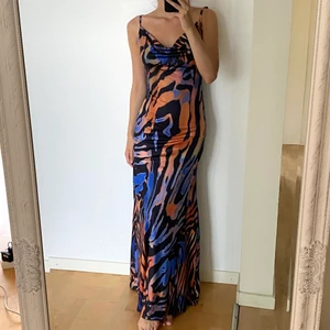 Mönstrad klänning  - Ej använd