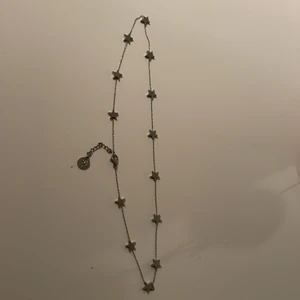 Edblad  - Så fint och trendigt halsband från edblad. Jätte bra skick och använd typ 1 gång 💘350kr, jag står för frakt.  