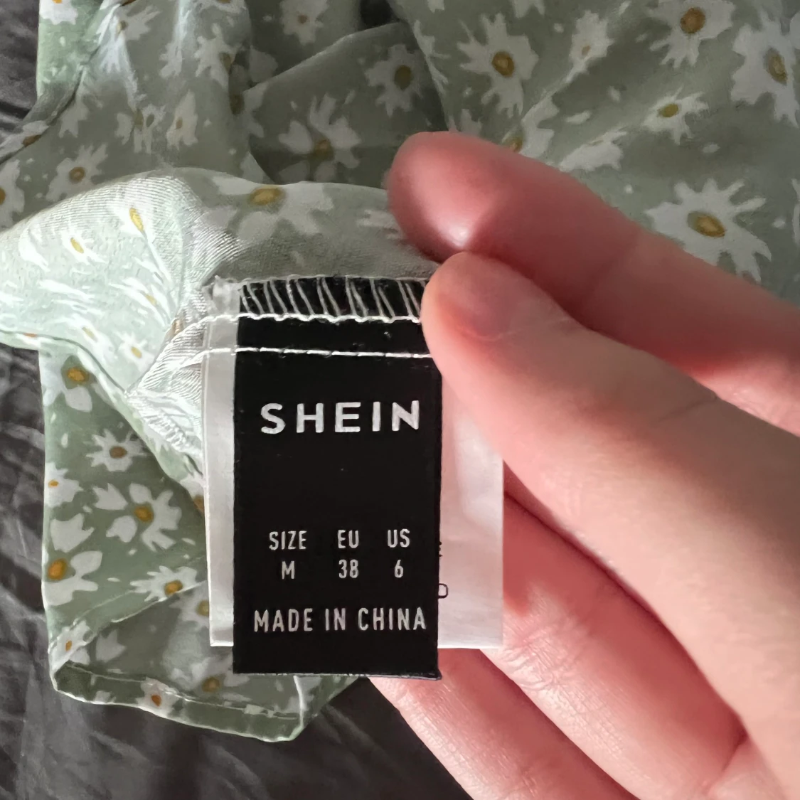 Grönblommig klänning - 90