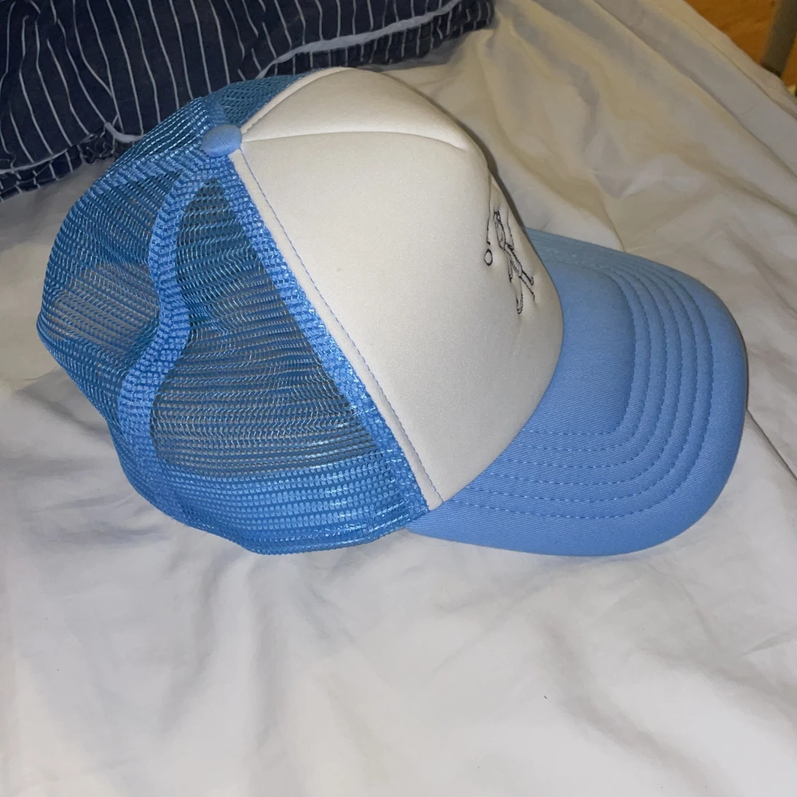 Ord e bunden keps Eliott Malhotra Merch - 90