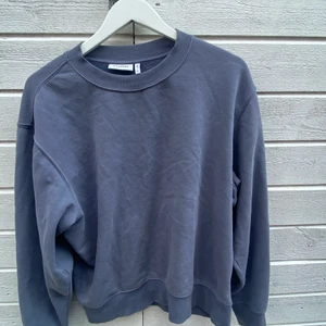 Weekday - Weekday sweatshirt storlek M